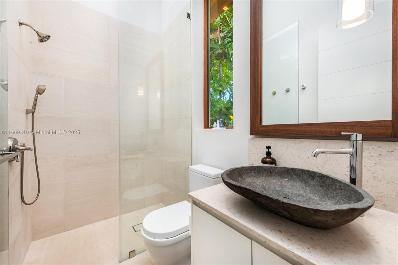 864 NE 84th St, Miami, FL 33138 Photo