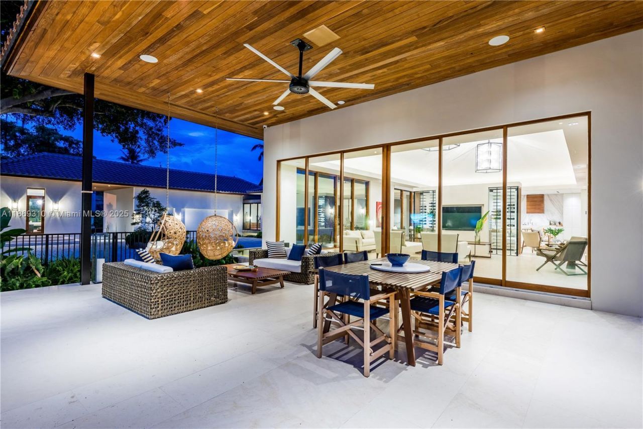 864 NE 84th St, Miami, FL 33138 Photo