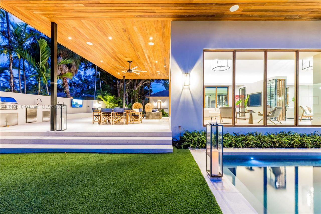 864 NE 84th St, Miami, FL 33138 Photo