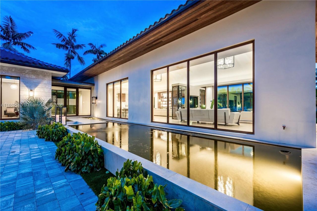 864 NE 84th St, Miami, FL 33138 Photo