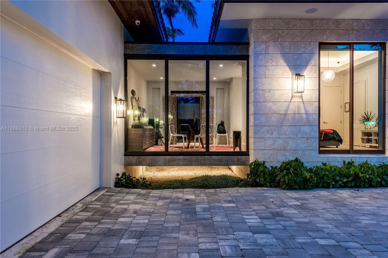 864 NE 84th St, Miami, FL 33138 Photo
