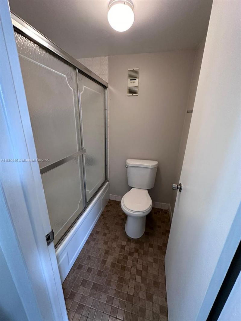 3390 Foxcroft Rd, Unit C212, Miramar, FL 33025 Photo