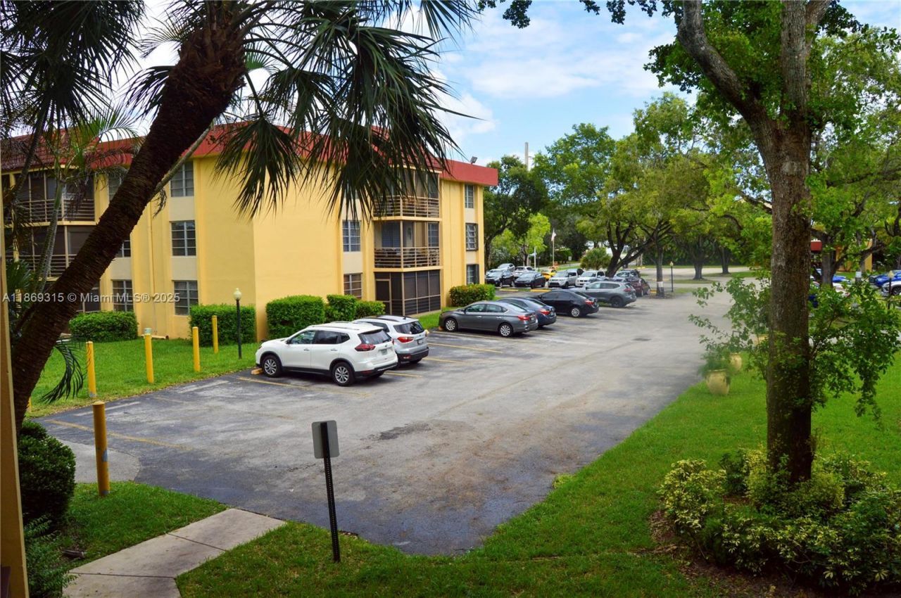 3390 Foxcroft Rd, Unit C212, Miramar, FL 33025 Photo