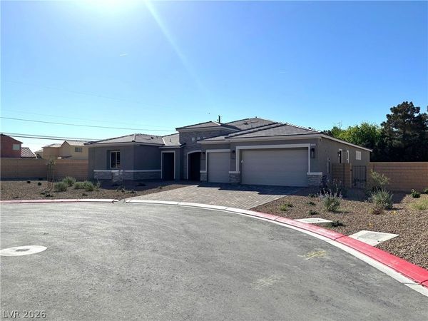 7235 Golden Rock Court, Las Vegas, NV 89131