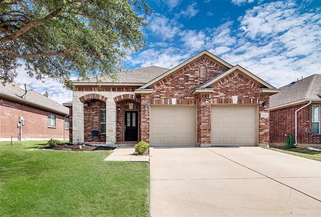904 Sheryn Drive, Burleson, TX 76028 Main Photo
