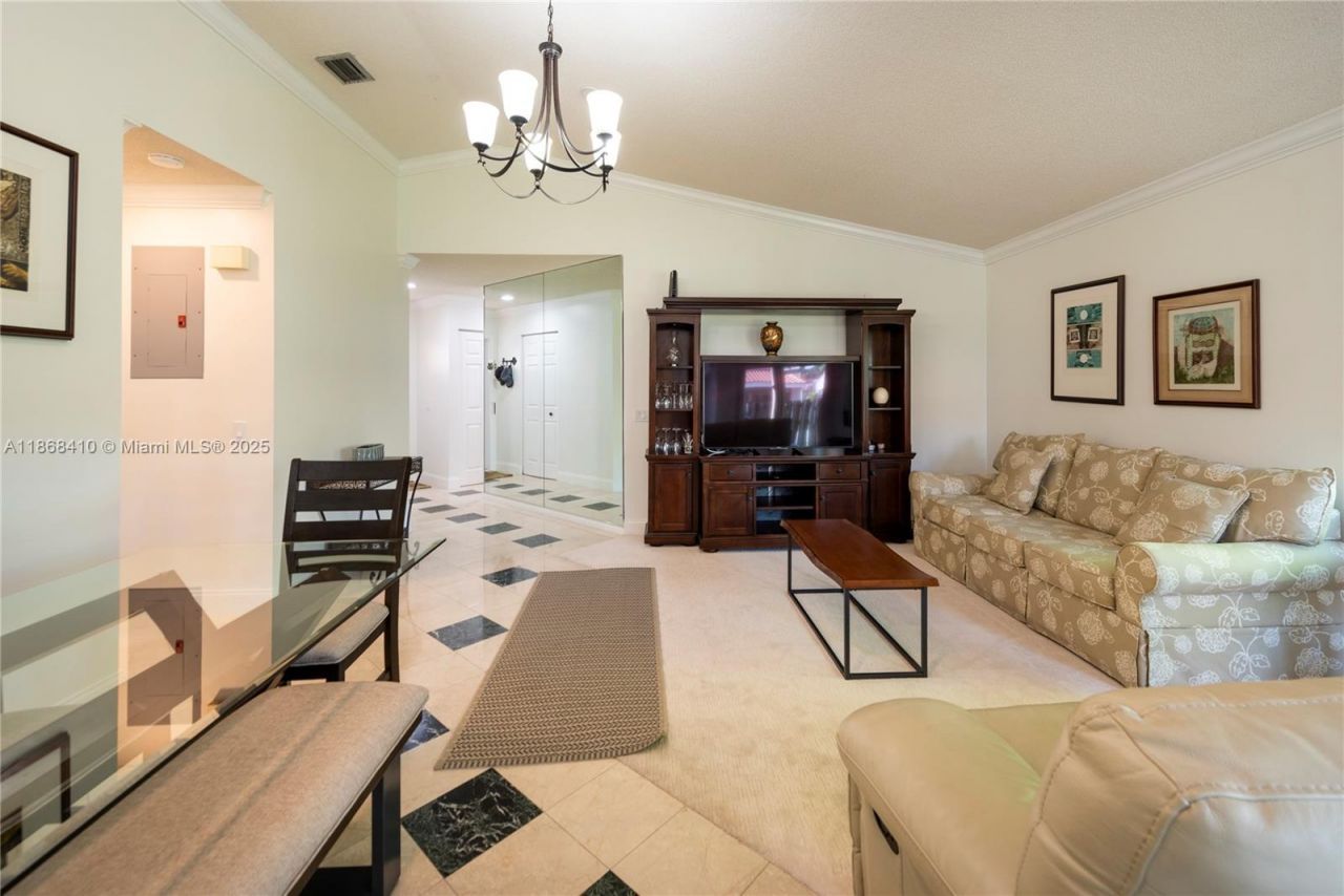 1426 Seagrape Cir, Weston, FL 33326 Photo