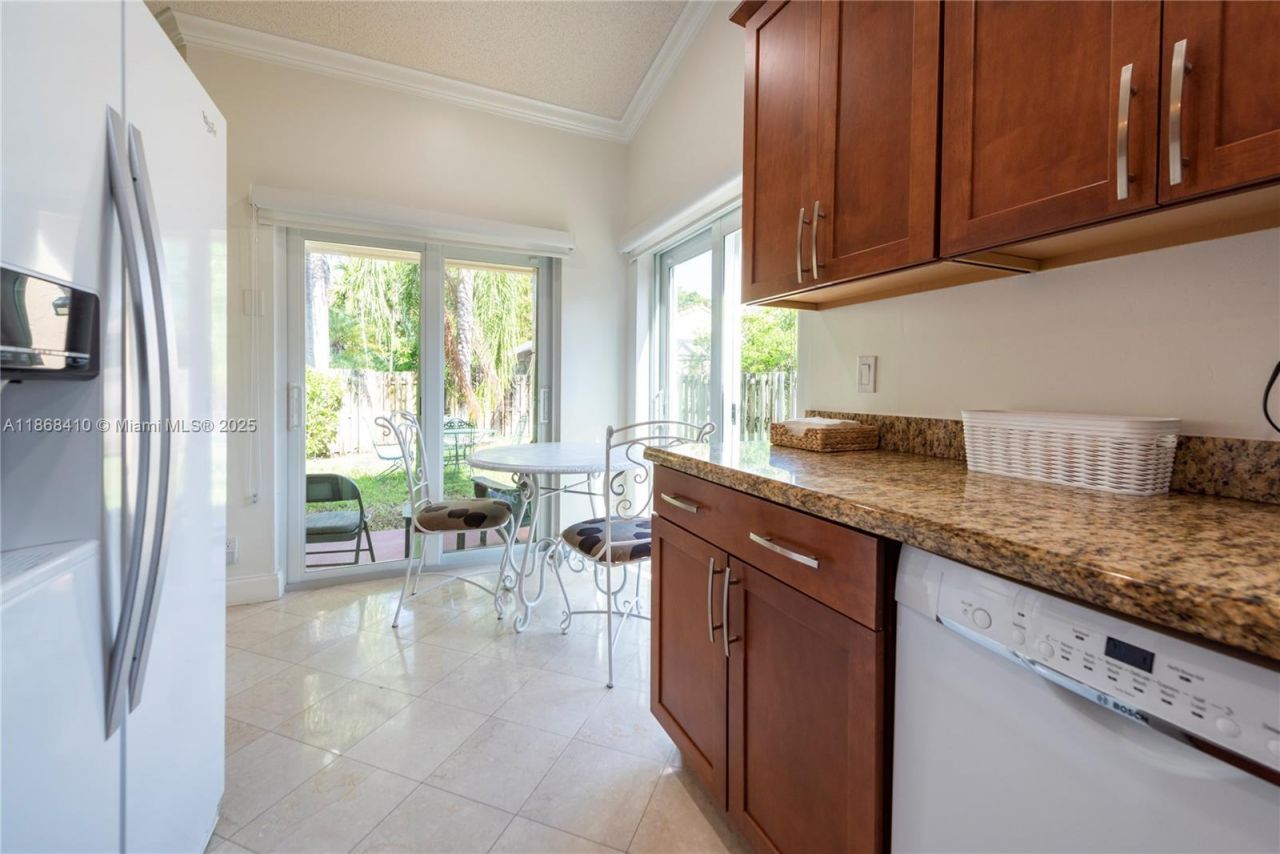 1426 Seagrape Cir, Weston, FL 33326 Photo