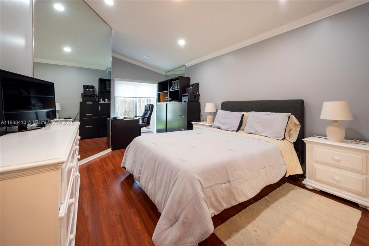 1426 Seagrape Cir, Weston, FL 33326 Photo