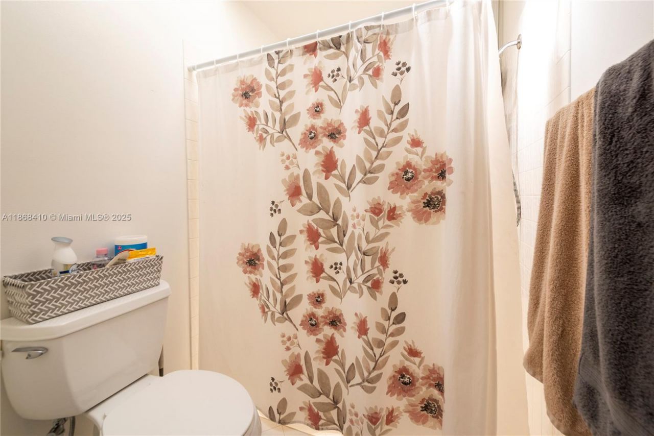 1426 Seagrape Cir, Weston, FL 33326 Photo