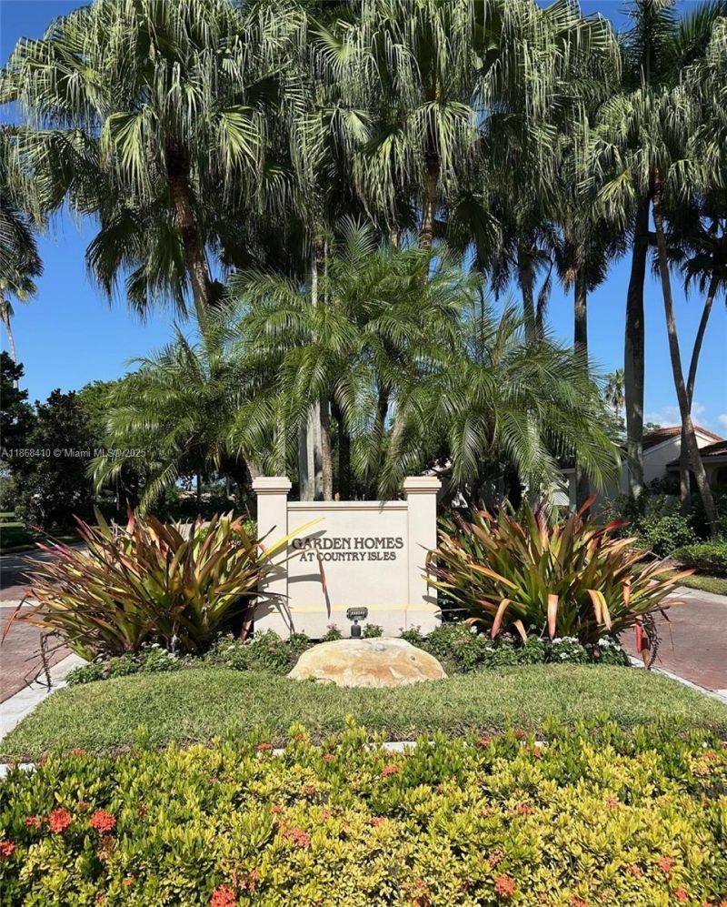 1426 Seagrape Cir, Weston, FL 33326 Photo