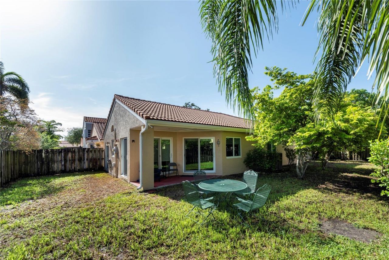 1426 Seagrape Cir, Weston, FL 33326 Photo