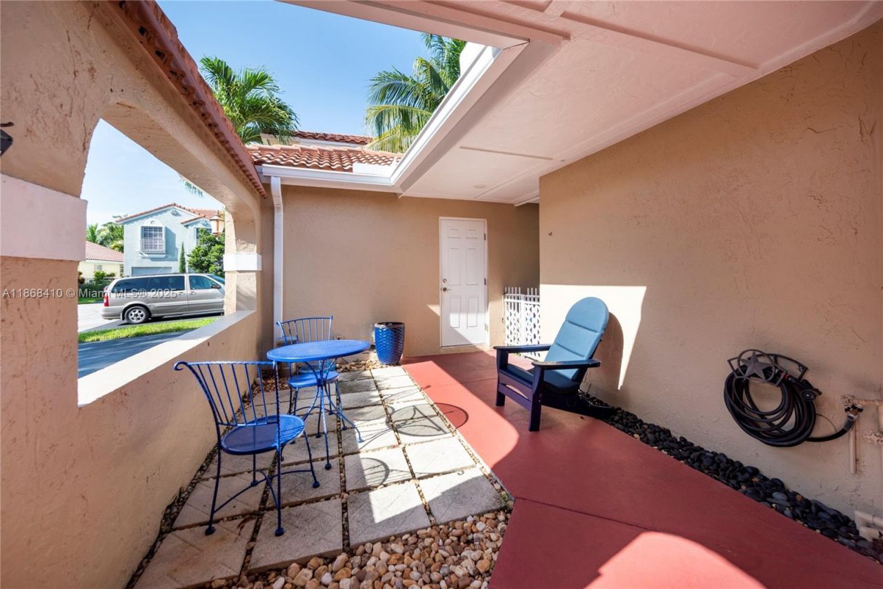 1426 Seagrape Cir, Weston, FL 33326 Photo