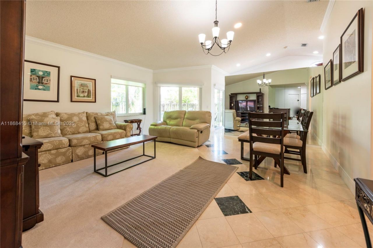 1426 Seagrape Cir, Weston, FL 33326 Photo