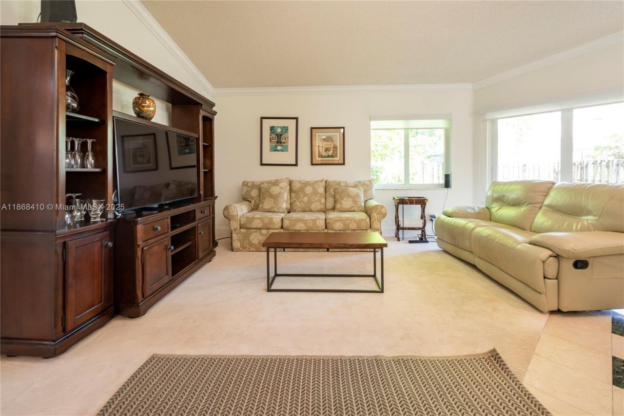 1426 Seagrape Cir, Weston, FL 33326 Photo