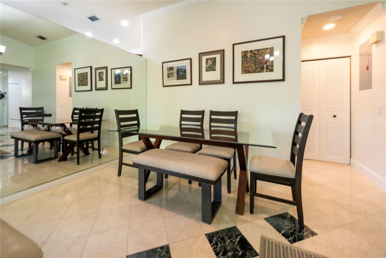 1426 Seagrape Cir, Weston, FL 33326 Photo