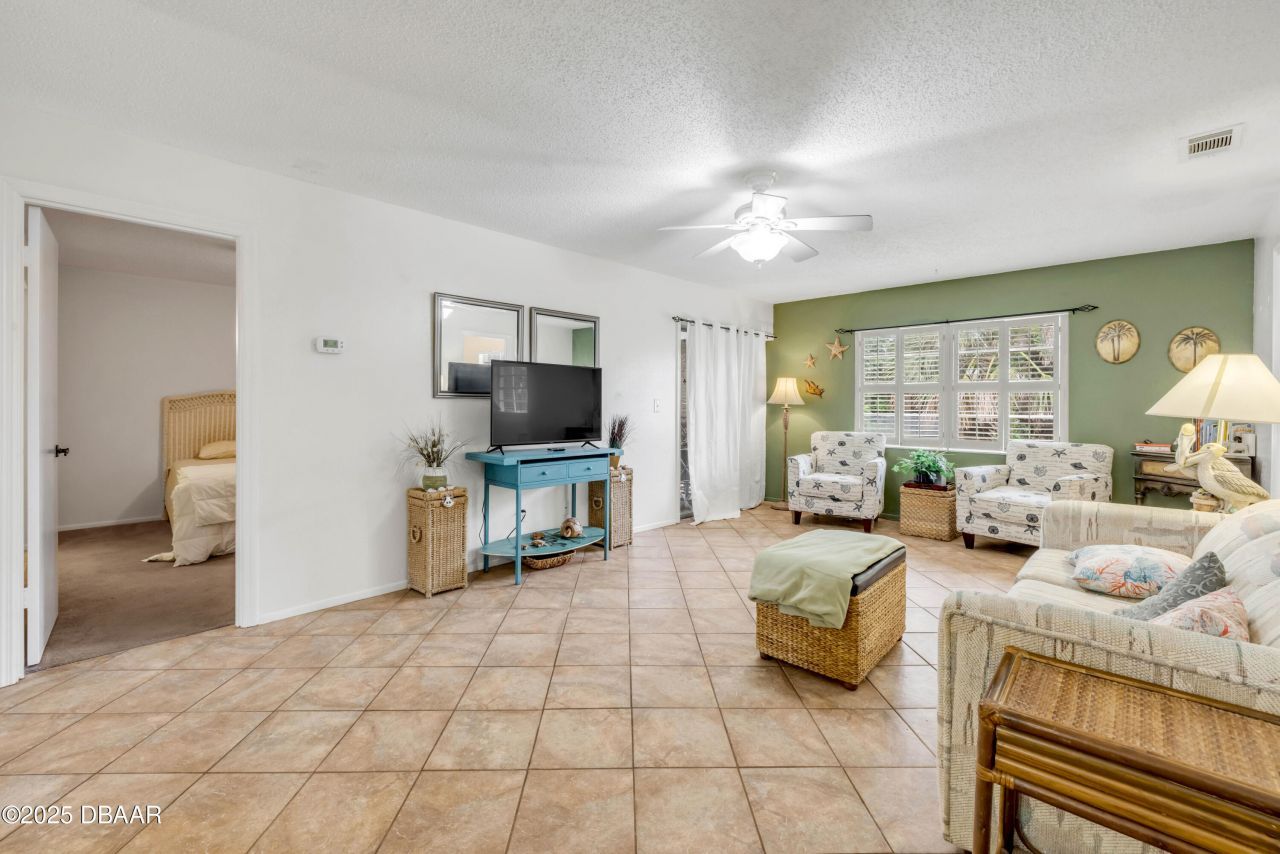 319 Columbus Avenue, New Smyrna Beach, FL 32169 Photo