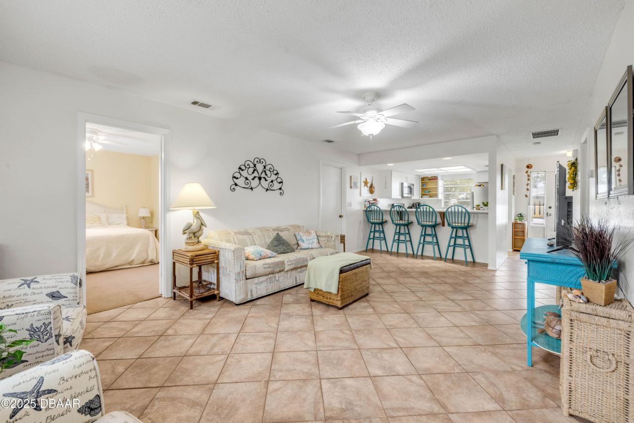 319 Columbus Avenue, New Smyrna Beach, FL 32169 Photo