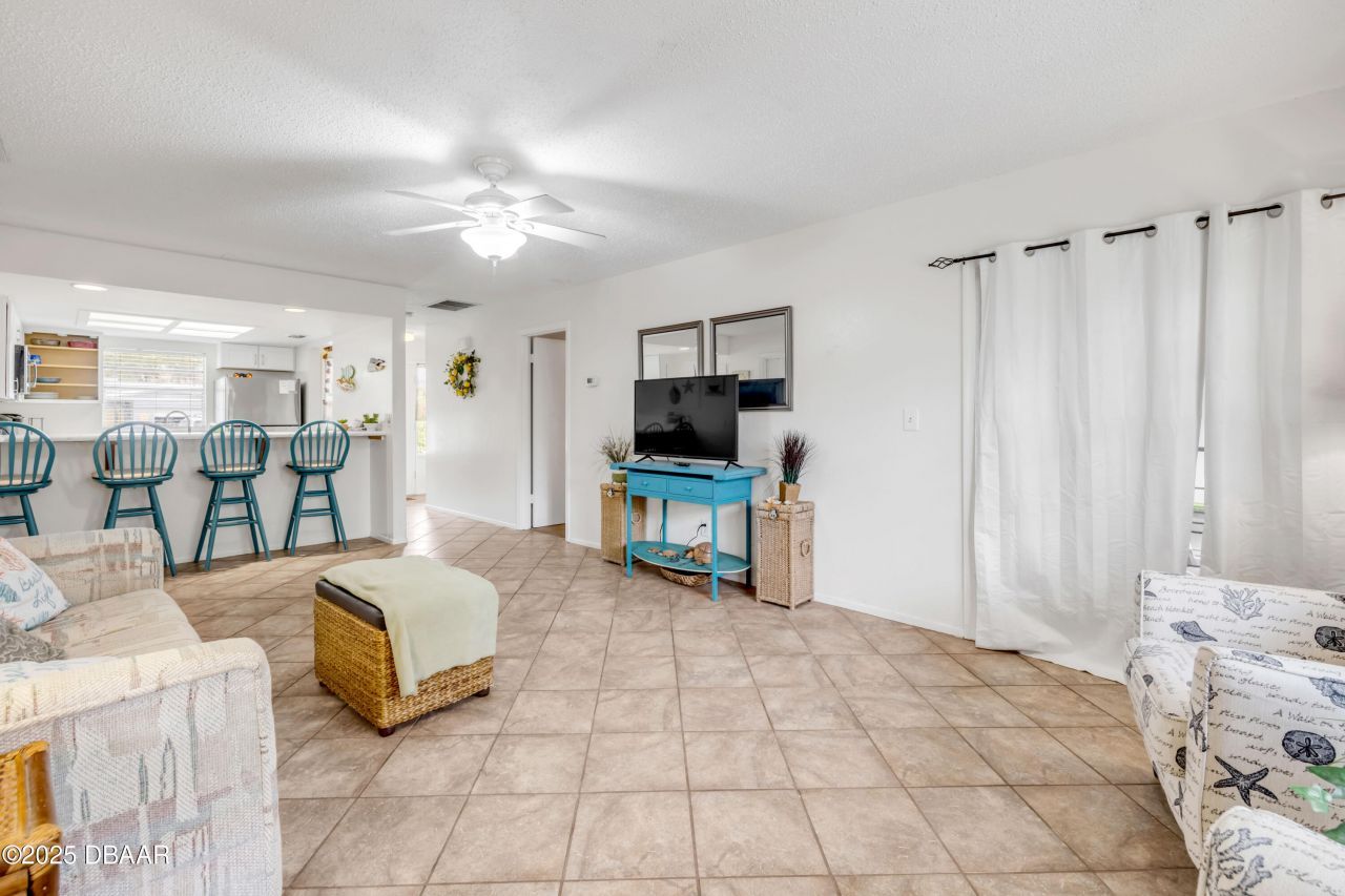 319 Columbus Avenue, New Smyrna Beach, FL 32169 Photo