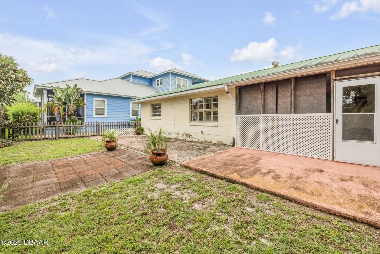 319 Columbus Avenue, New Smyrna Beach, FL 32169 Photo