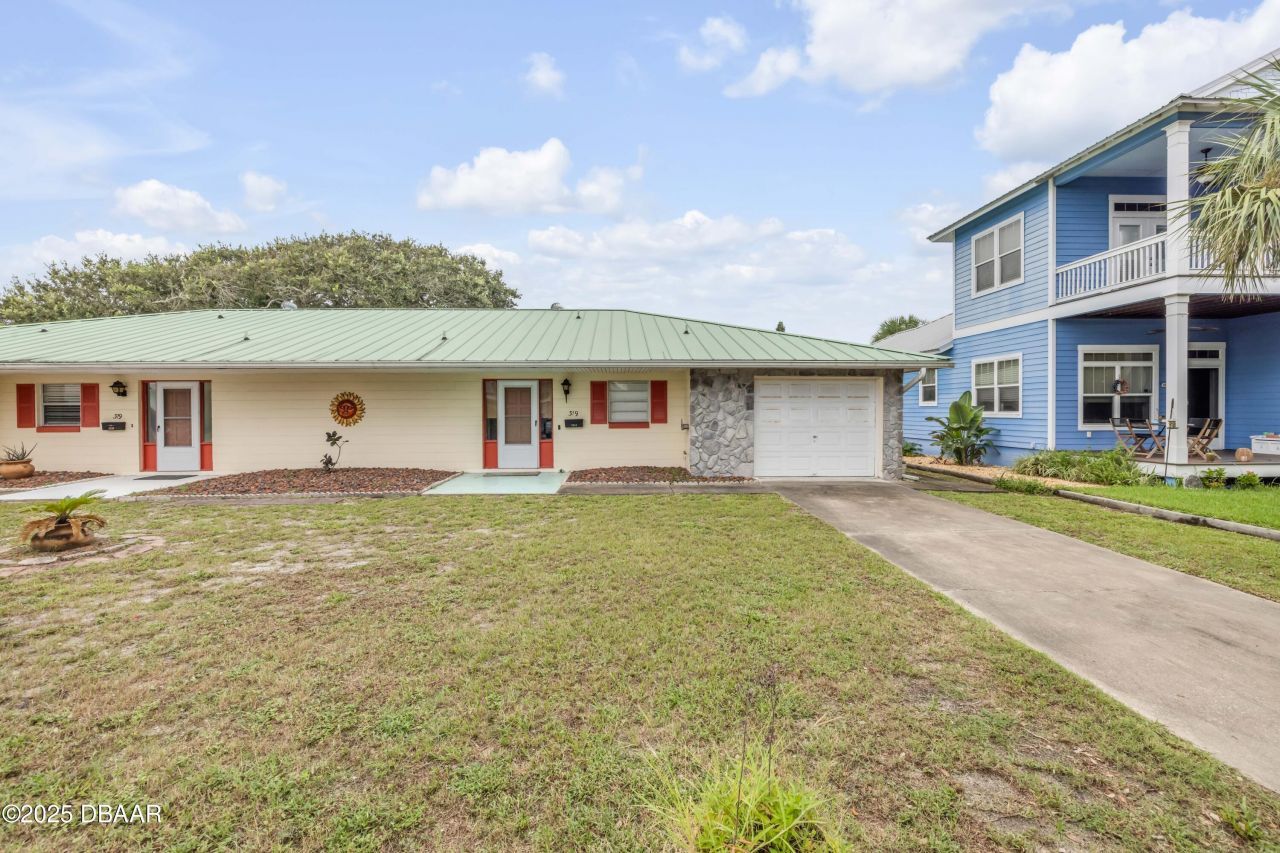 319 Columbus Avenue, New Smyrna Beach, FL 32169 Photo
