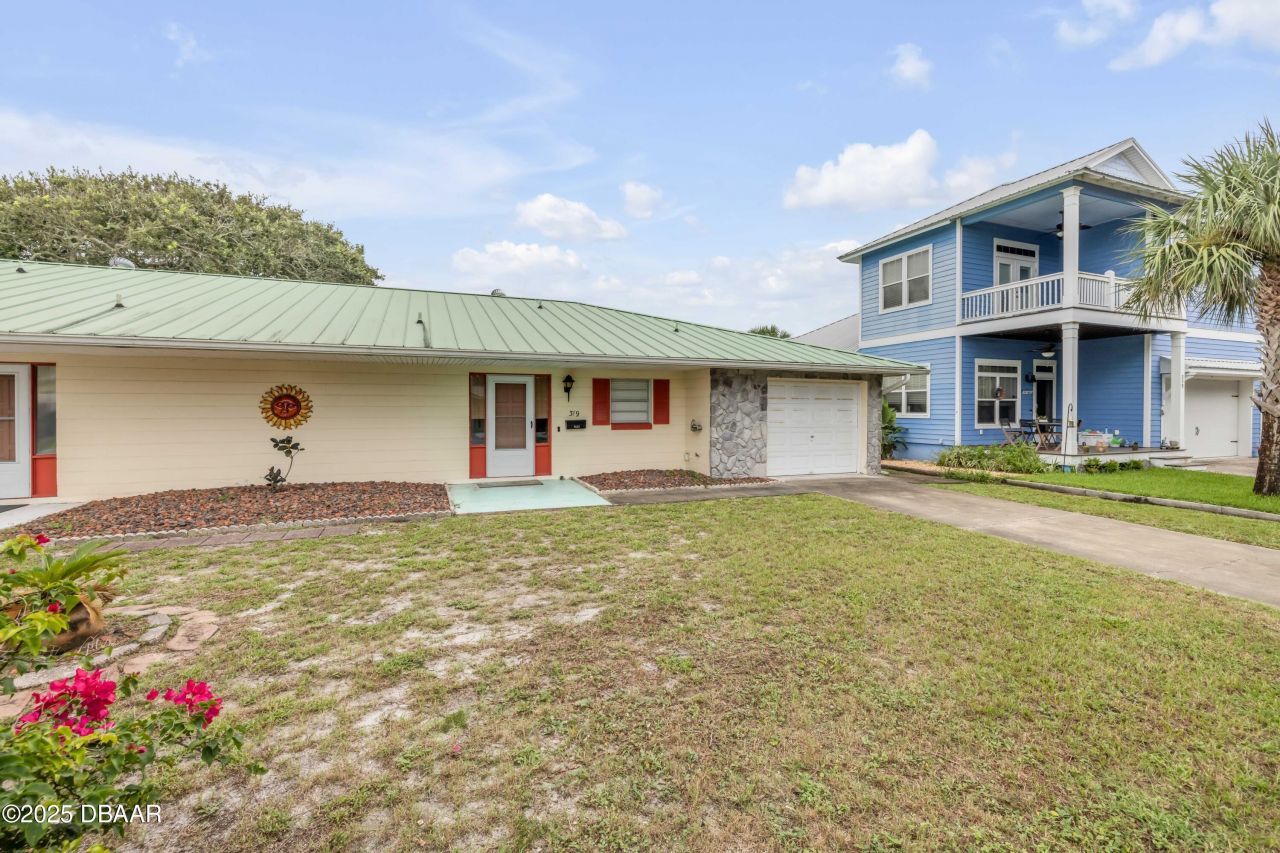 319 Columbus Avenue, New Smyrna Beach, FL 32169 Photo