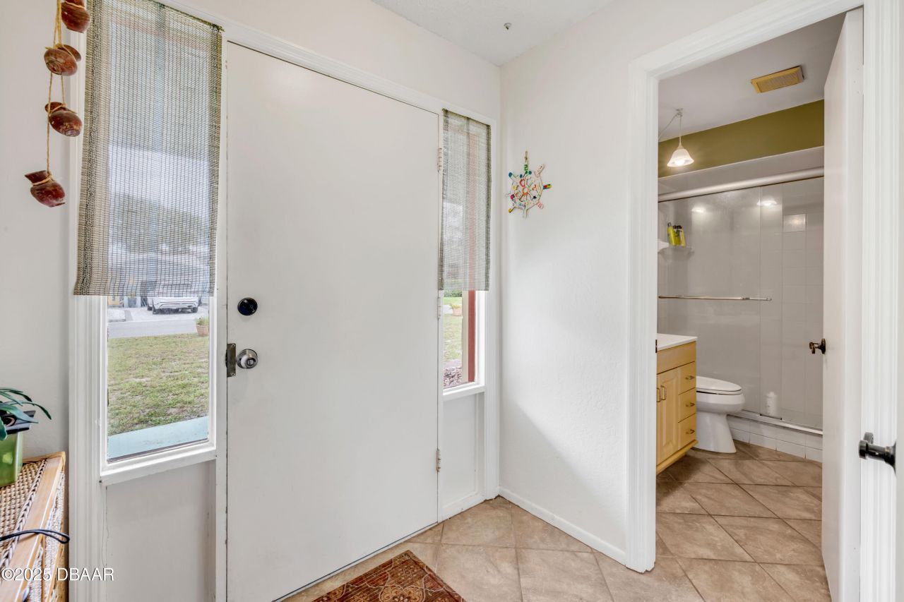 319 Columbus Avenue, New Smyrna Beach, FL 32169 Photo