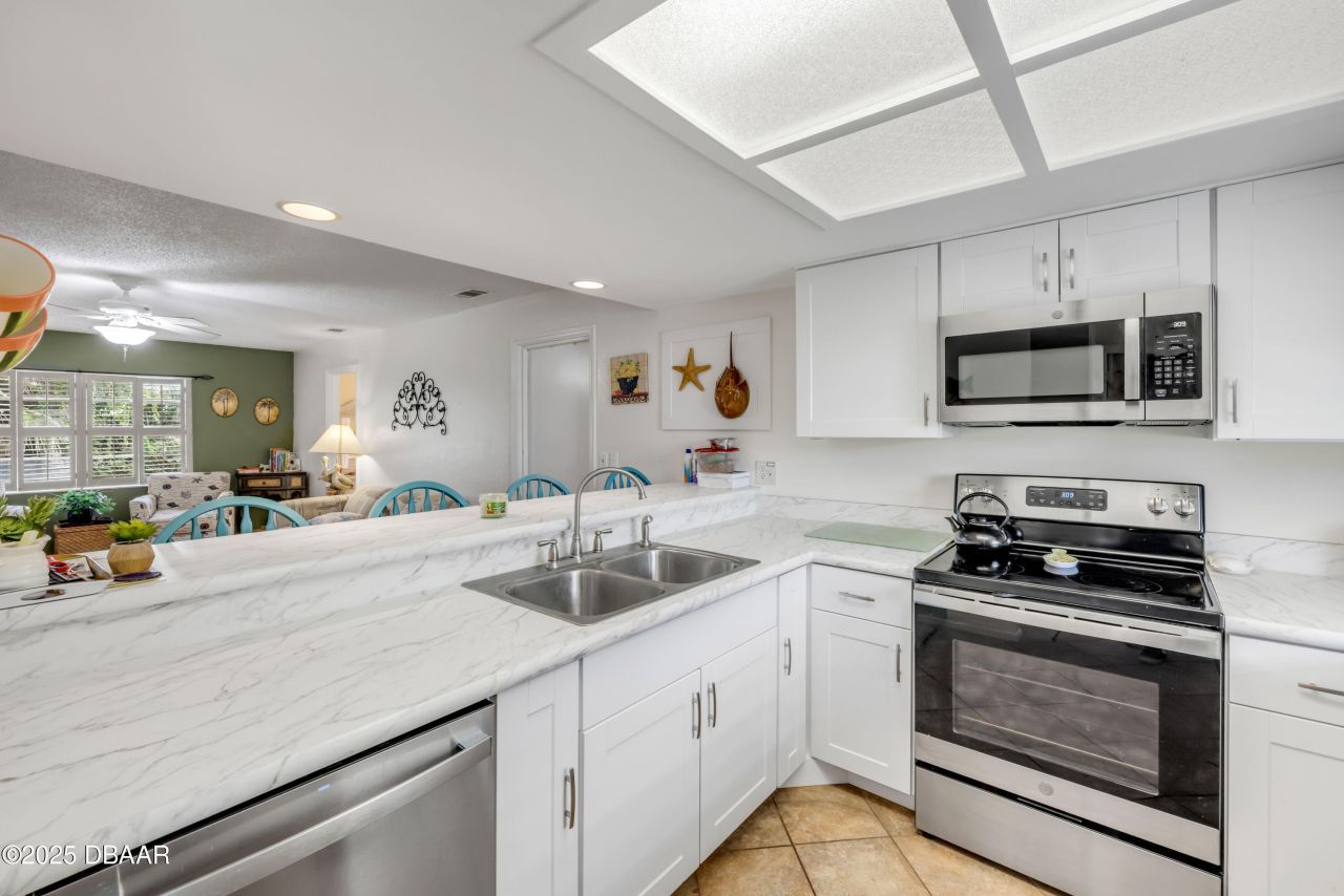 319 Columbus Avenue, New Smyrna Beach, FL 32169 Photo