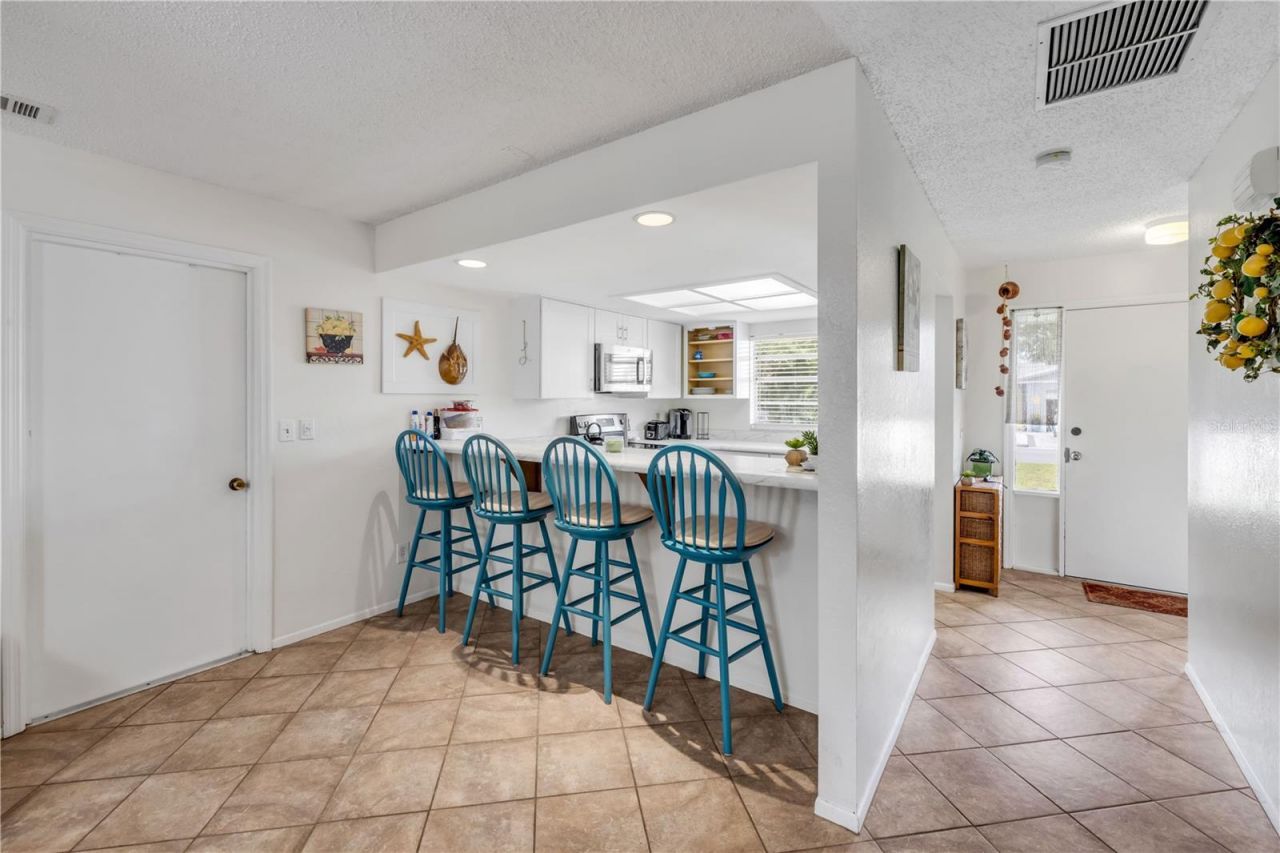 319 Columbus Avenue, New Smyrna Beach, FL 32169 Photo