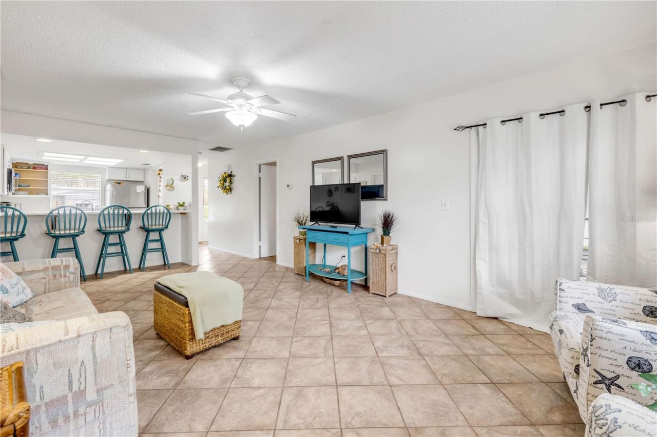 319 Columbus Avenue, New Smyrna Beach, FL 32169 Photo