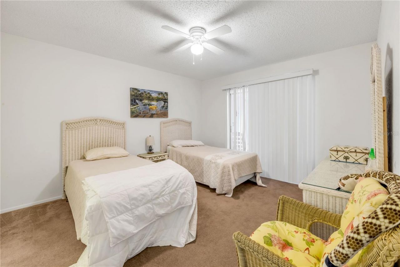 319 Columbus Avenue, New Smyrna Beach, FL 32169 Photo