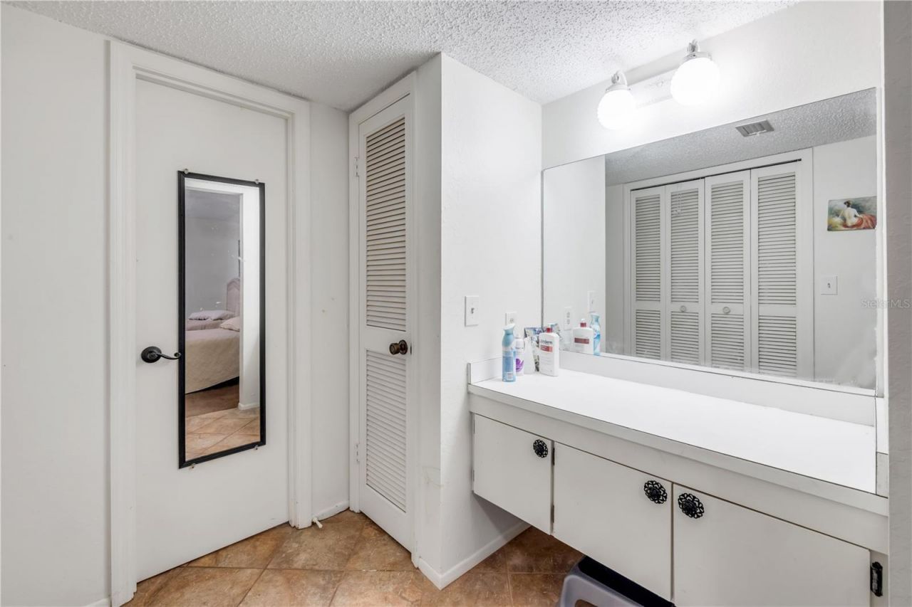 319 Columbus Avenue, New Smyrna Beach, FL 32169 Photo