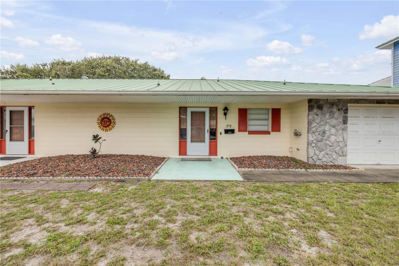 319 Columbus Avenue, New Smyrna Beach, FL 32169 Photo