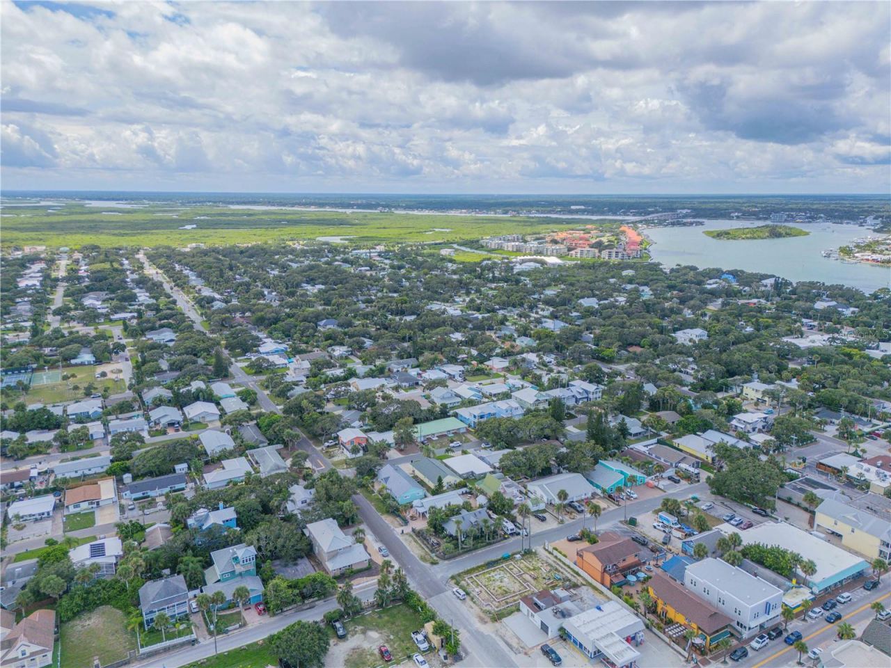 319 Columbus Avenue, New Smyrna Beach, FL 32169 Photo