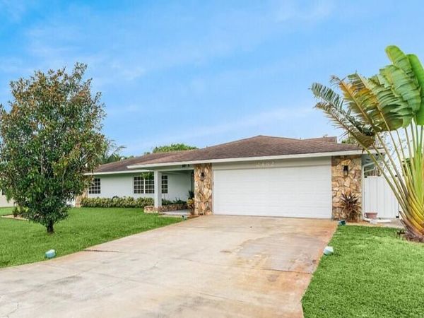 2482 SE Sidonia Street, Port Saint Lucie, FL 34952