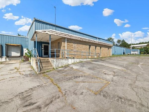 119 N Main St, Byrdstown, TN 38549