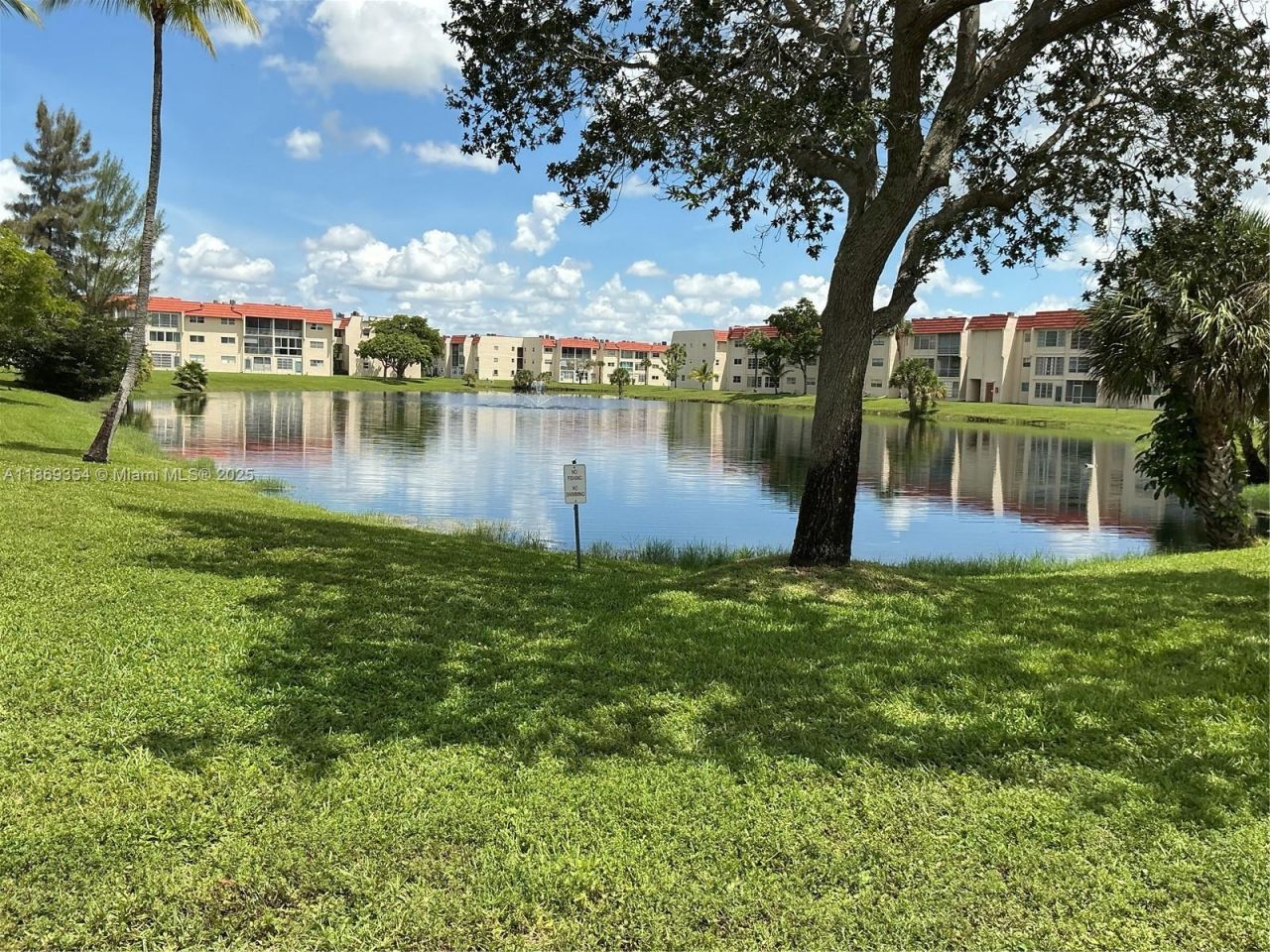 2600 W Sunrise Lakes Dr, Unit 305, Sunrise, FL 33322 Photo