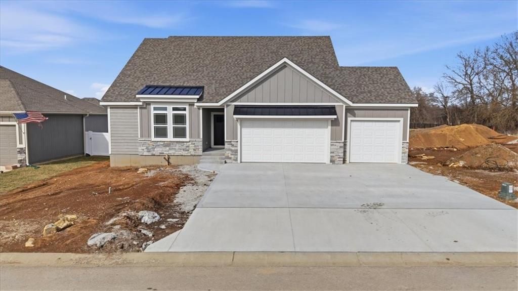 11808 E 231st Street, Peculiar, MO 64078 Main Photo