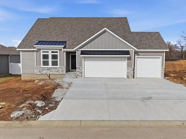 11808 E 231st Street, Peculiar, MO 64078