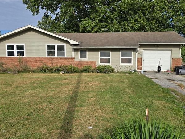 602 N West Street, Cameron, MO 64429