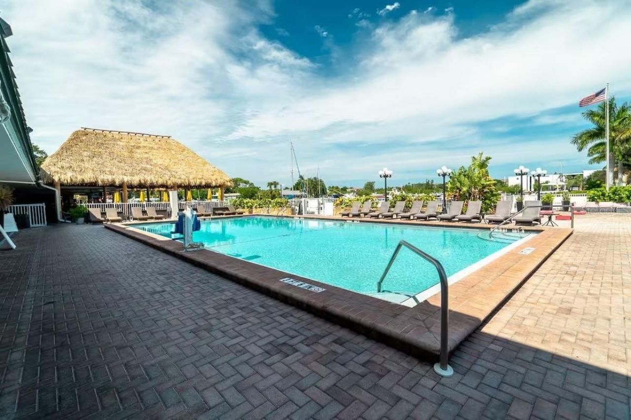 7150 N Tamiami Trail, Unit C-128, Sarasota, FL 34243 Photo