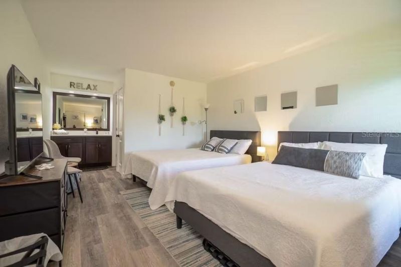 7150 N Tamiami Trail, Unit C-128, Sarasota, FL 34243 Photo