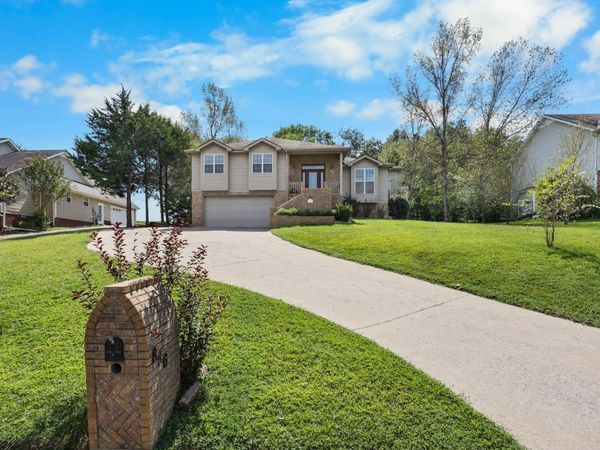 886 Glenraven Dr, Clarksville, TN 37043