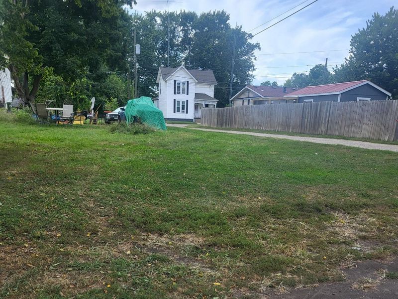 112 S 1st Street, Newark, OH 43055 Photo 2