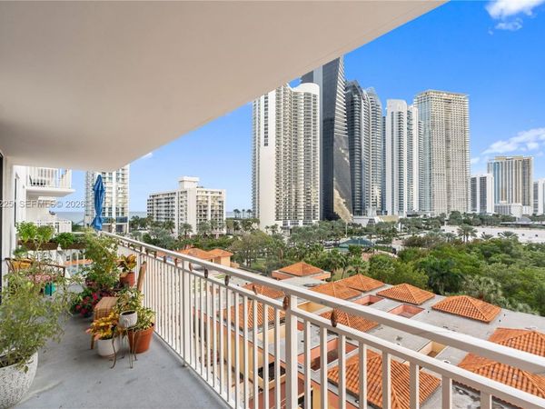 210 174th St, Unit 805, Sunny Isles Beach, FL 33160