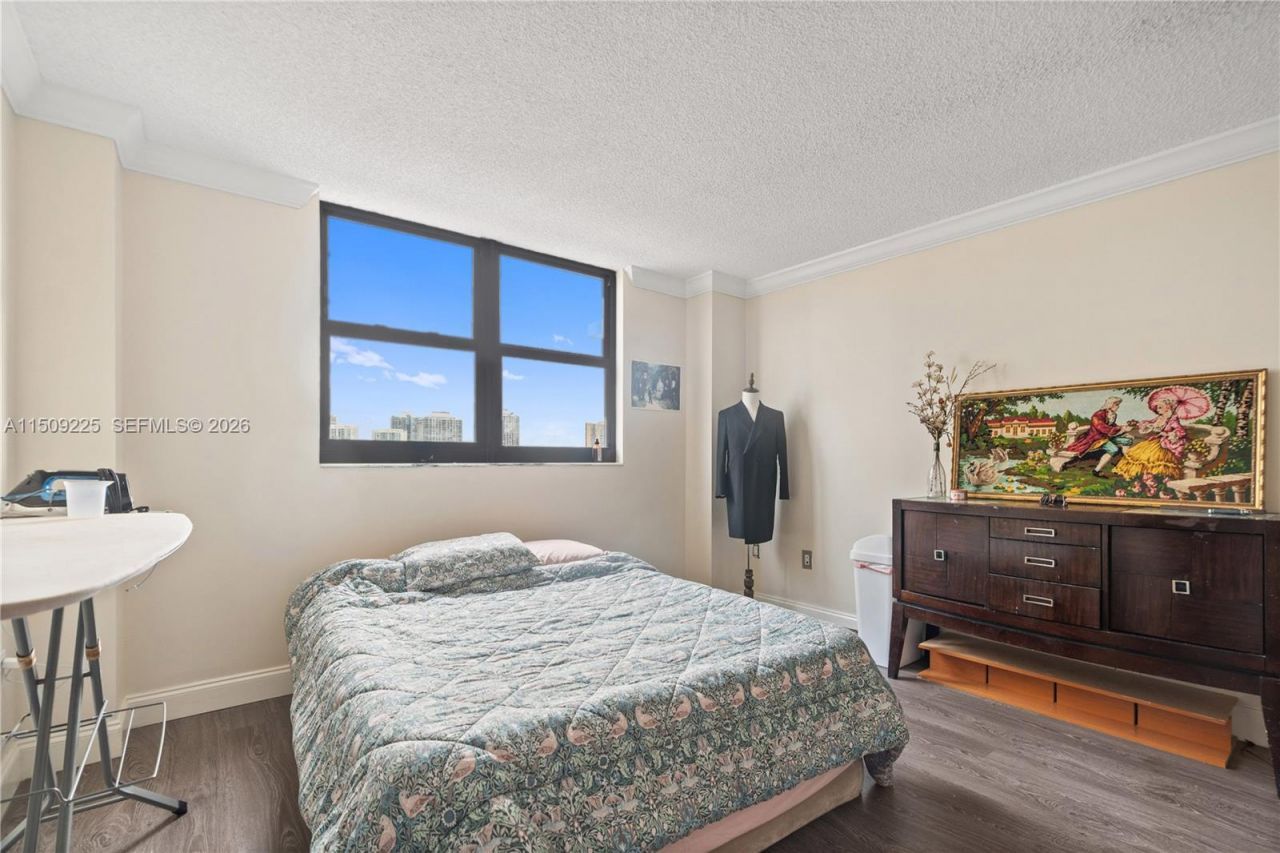 210 174th St, Unit 805, Sunny Isles Beach, FL 33160 Photo