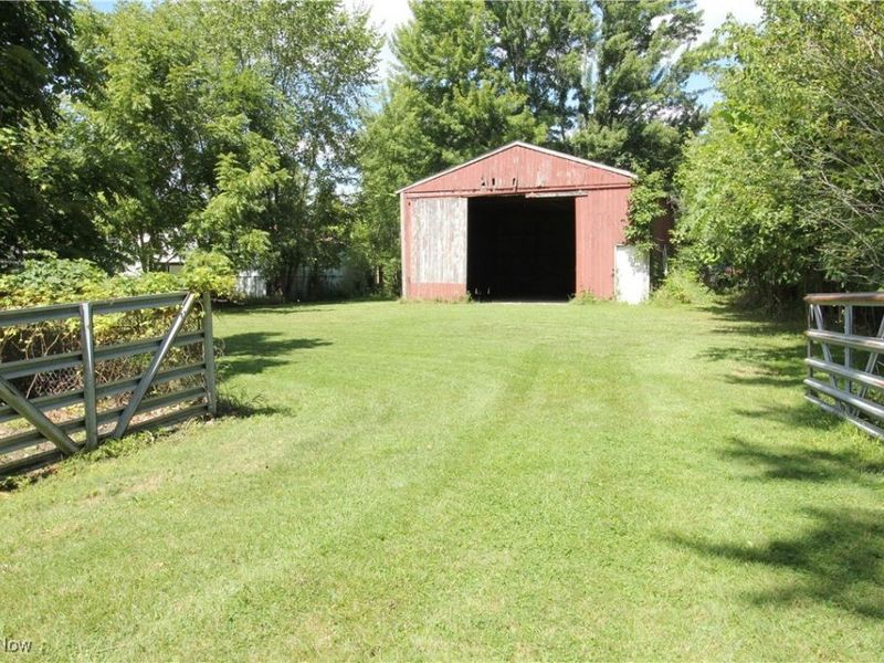 5829 Heather Hedge Drive, Chippewa Lake, OH 44215 Photo 4