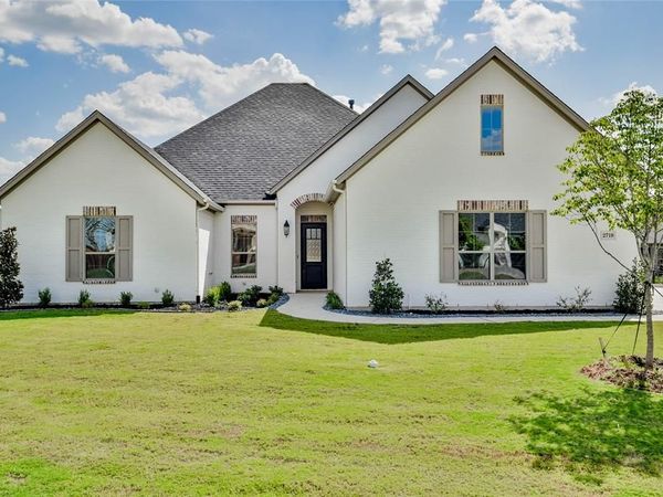 2719 Village Road, Granbury, TX 76049