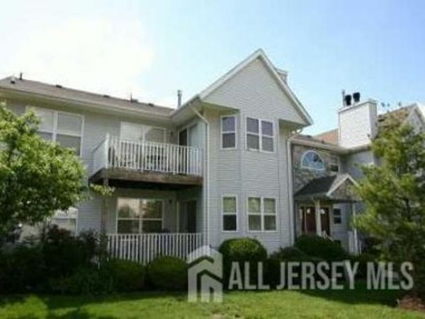 125 Exeter Court, Piscataway, NJ 08854