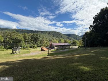 11740 BIG VALLEY PIKE, MILL CREEK, PA 17060