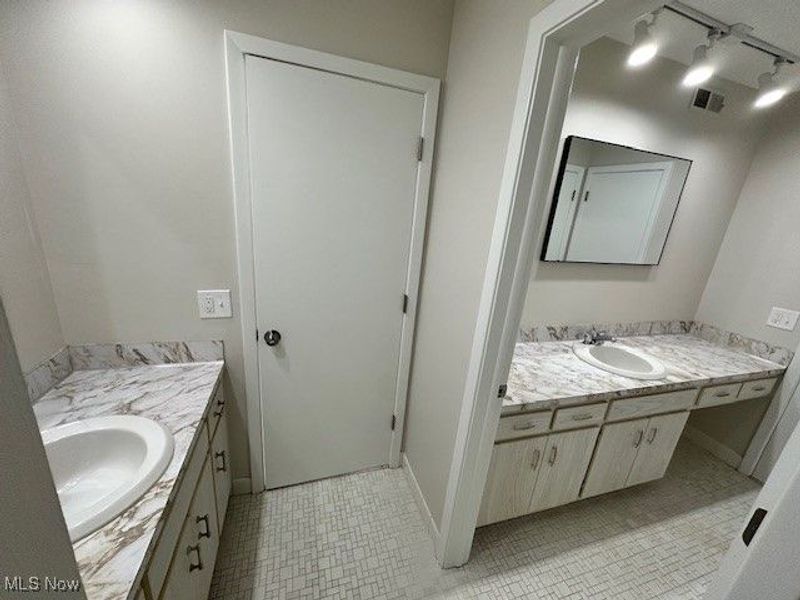 2723 Pease Drive, Unit A106, Rocky River, OH 44116 Photo 12